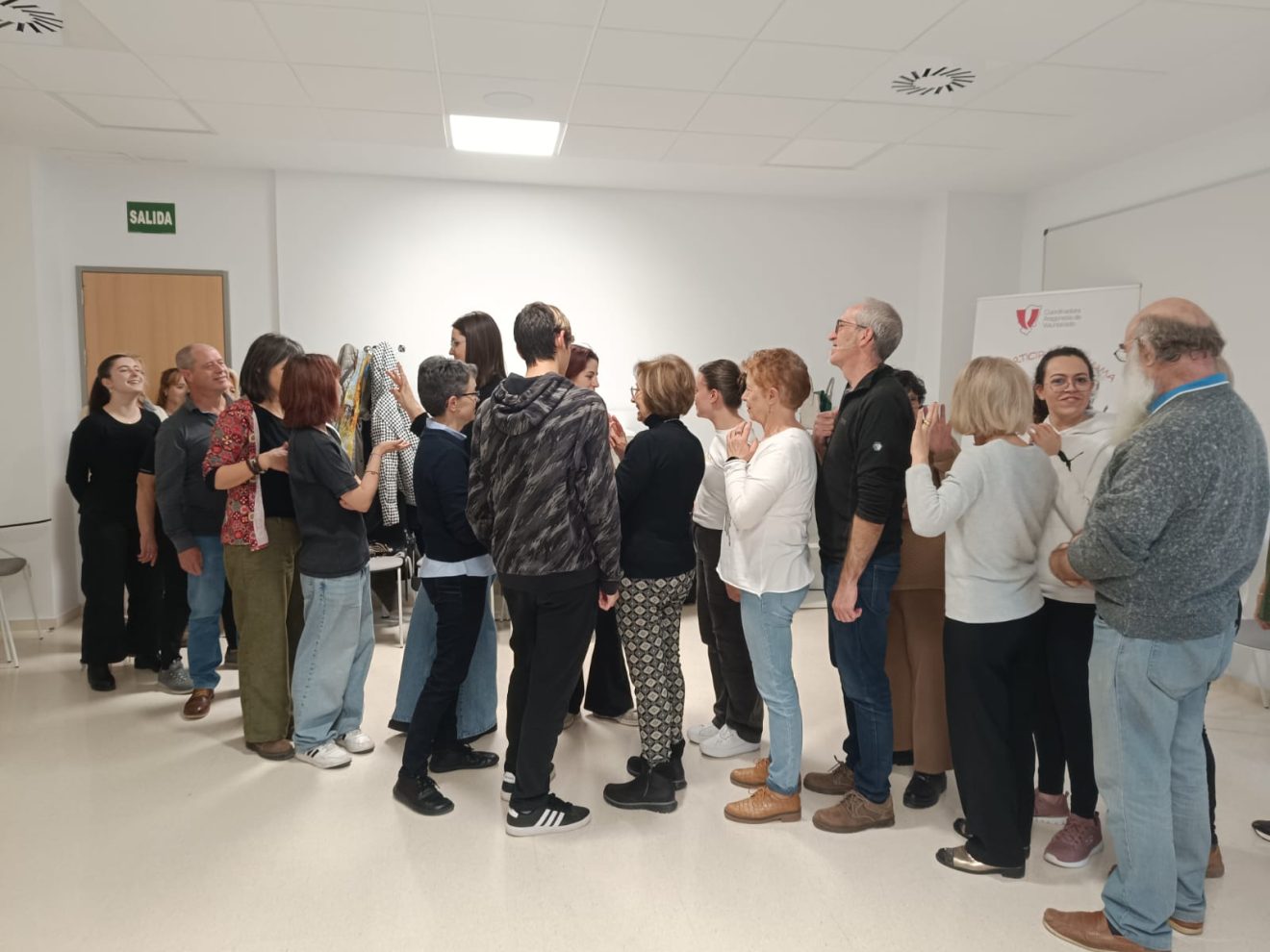 Taller de ＂Yoga y movimiento consciente＂ para personas voluntarias