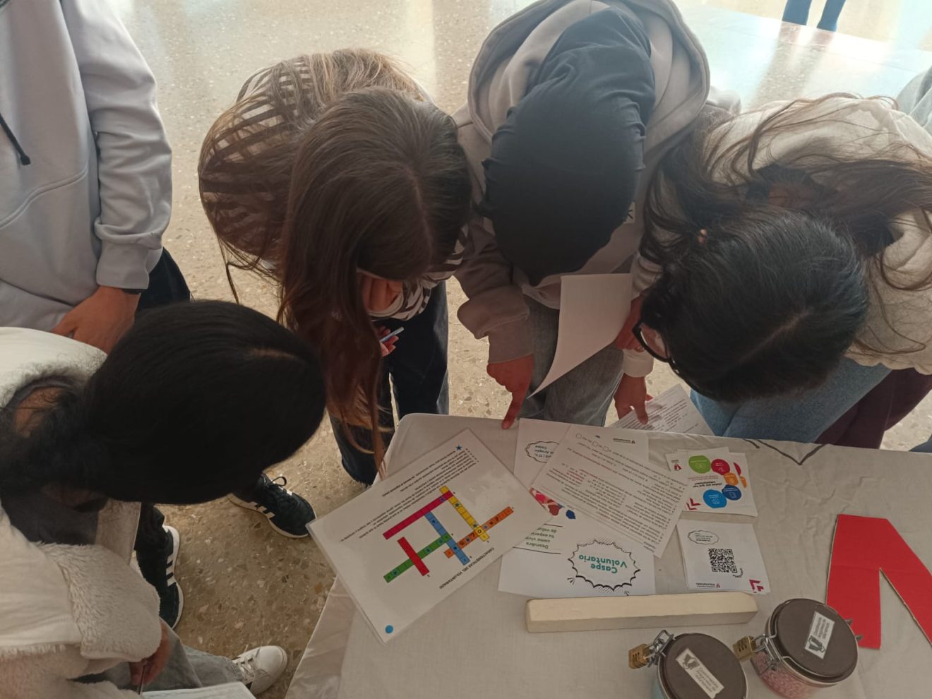 Encuentro de personas voluntarias en el IES Mar de Aragón de Caspe